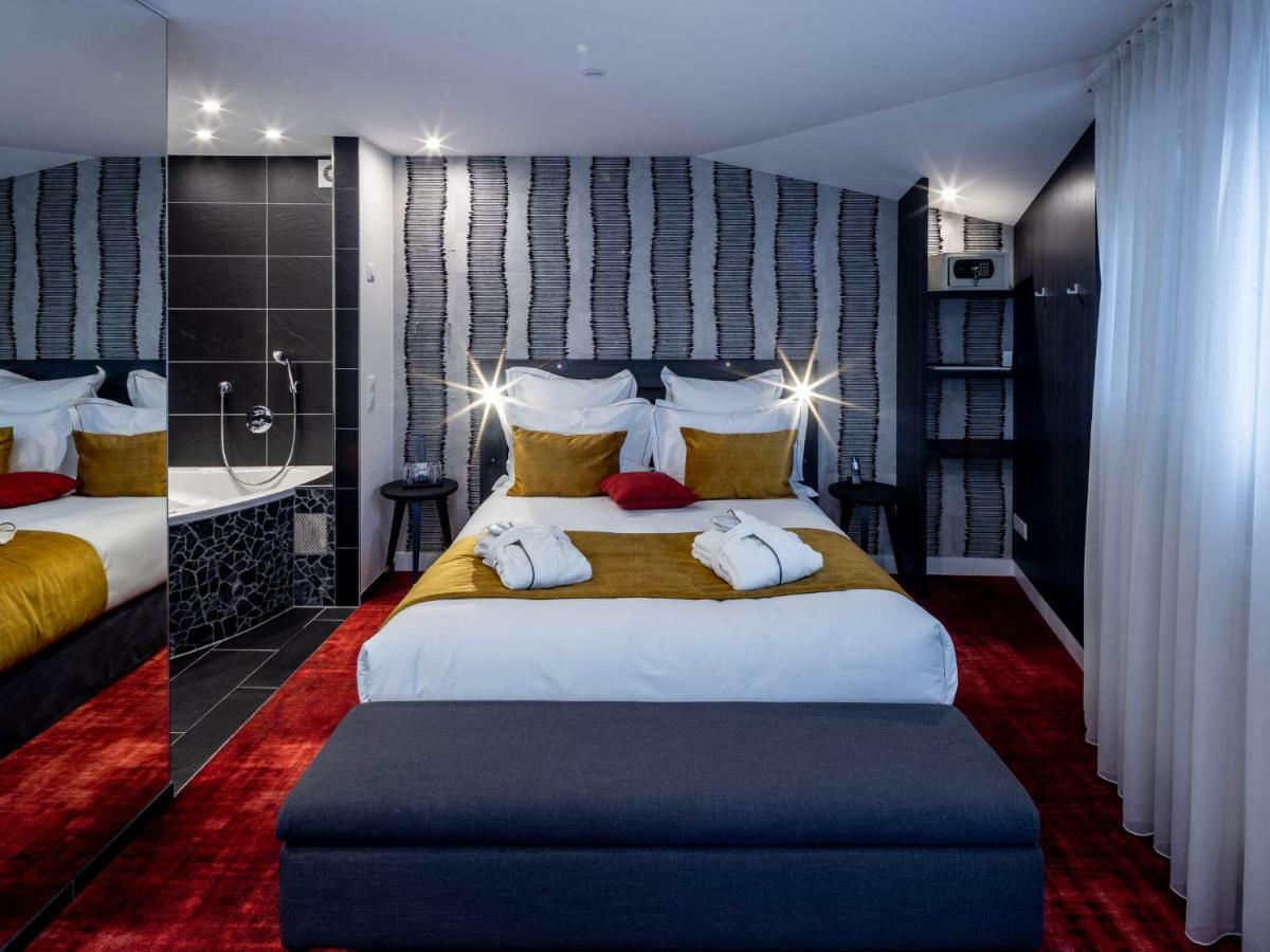 Doppelzimmer mit Whirlpool-Badewanne
