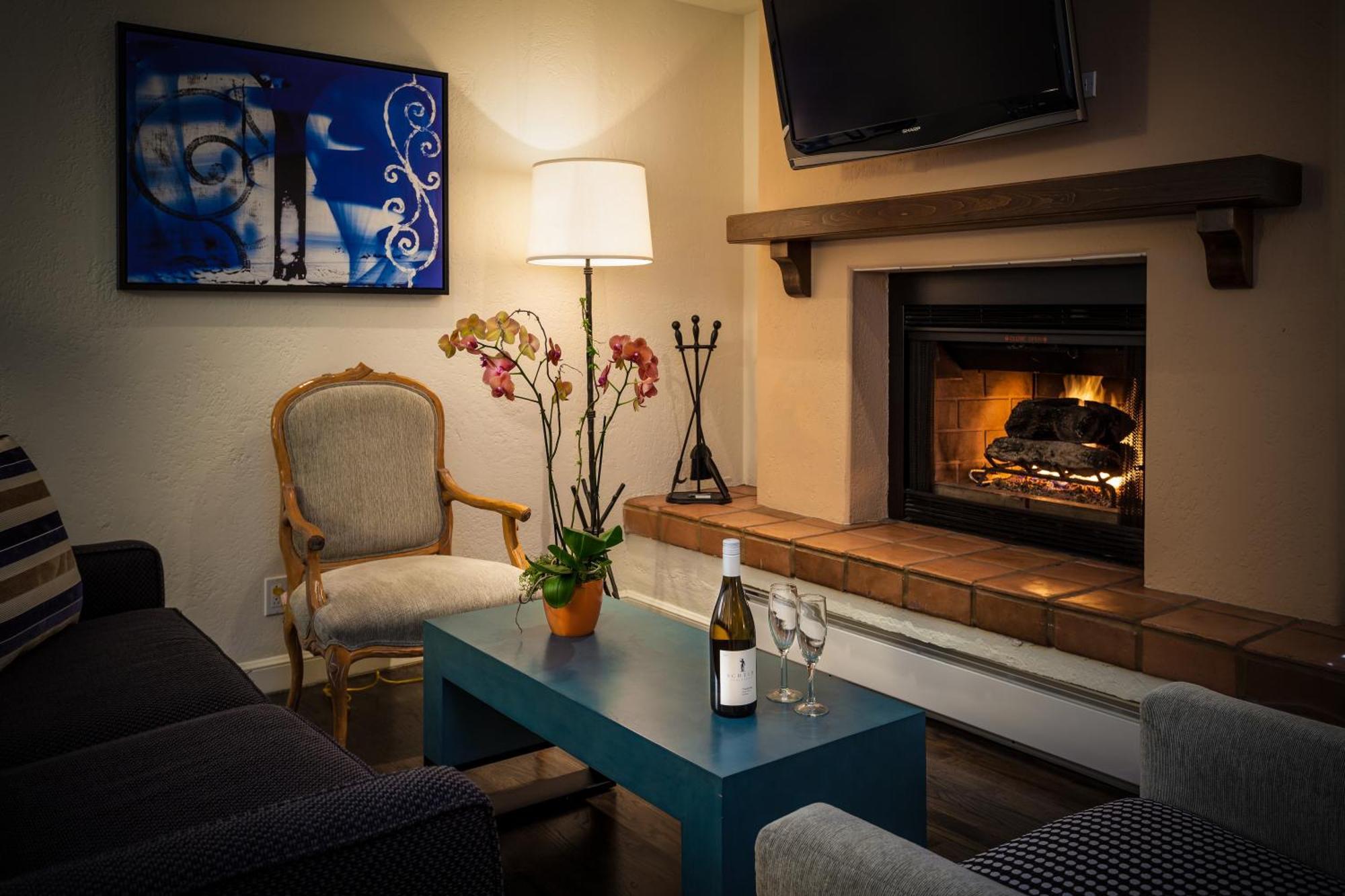 Luxury Junior King Suite