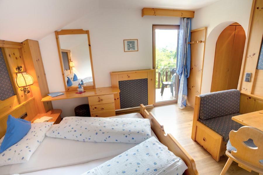 Doppelzimmer mit Balkon