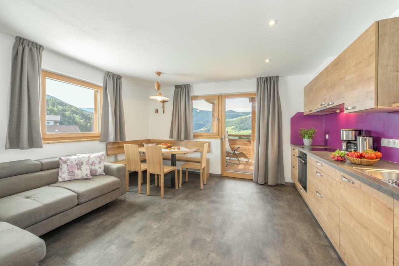 Apartment mit Balkon