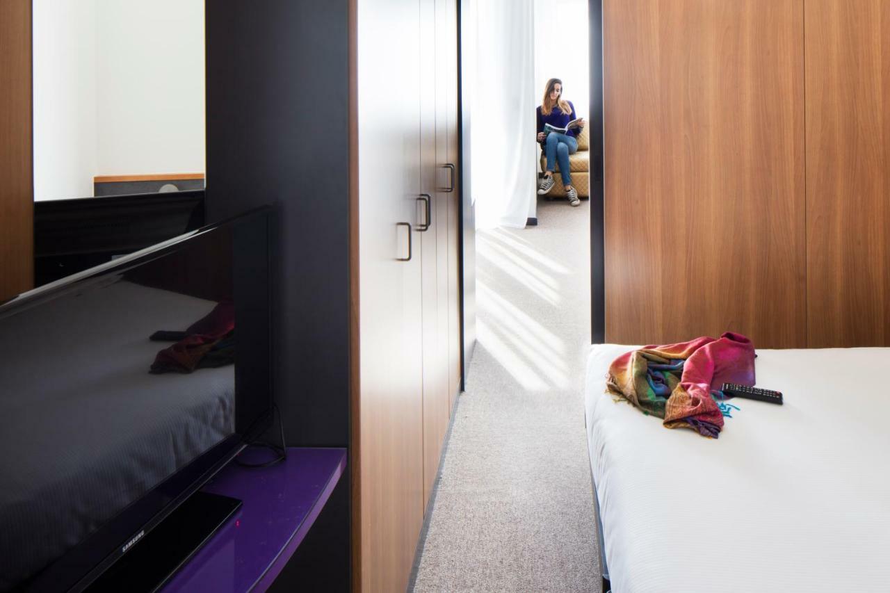 Standard Dreibettzimmer mit Balkon