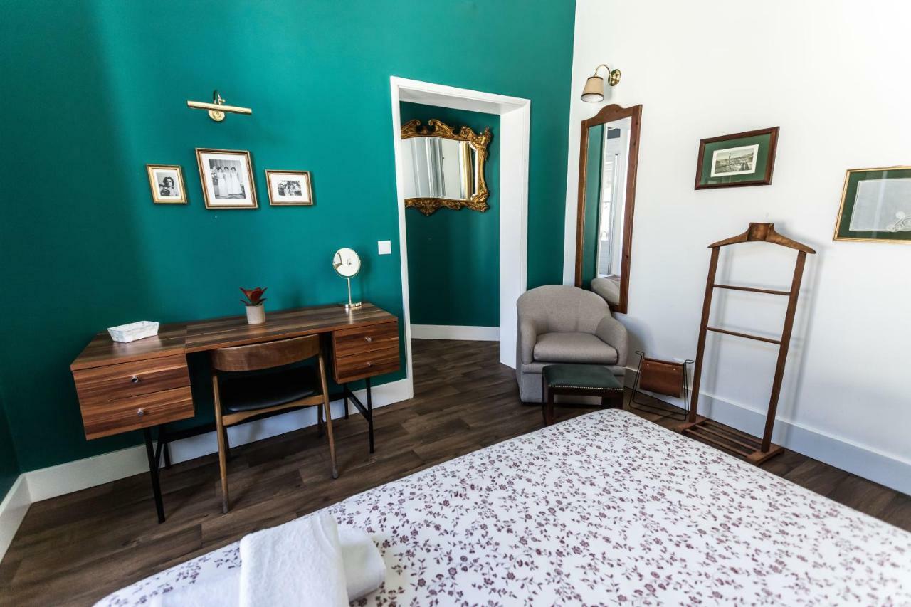 Superior Doppelzimmer mit Balkon und Blick auf die Stadt