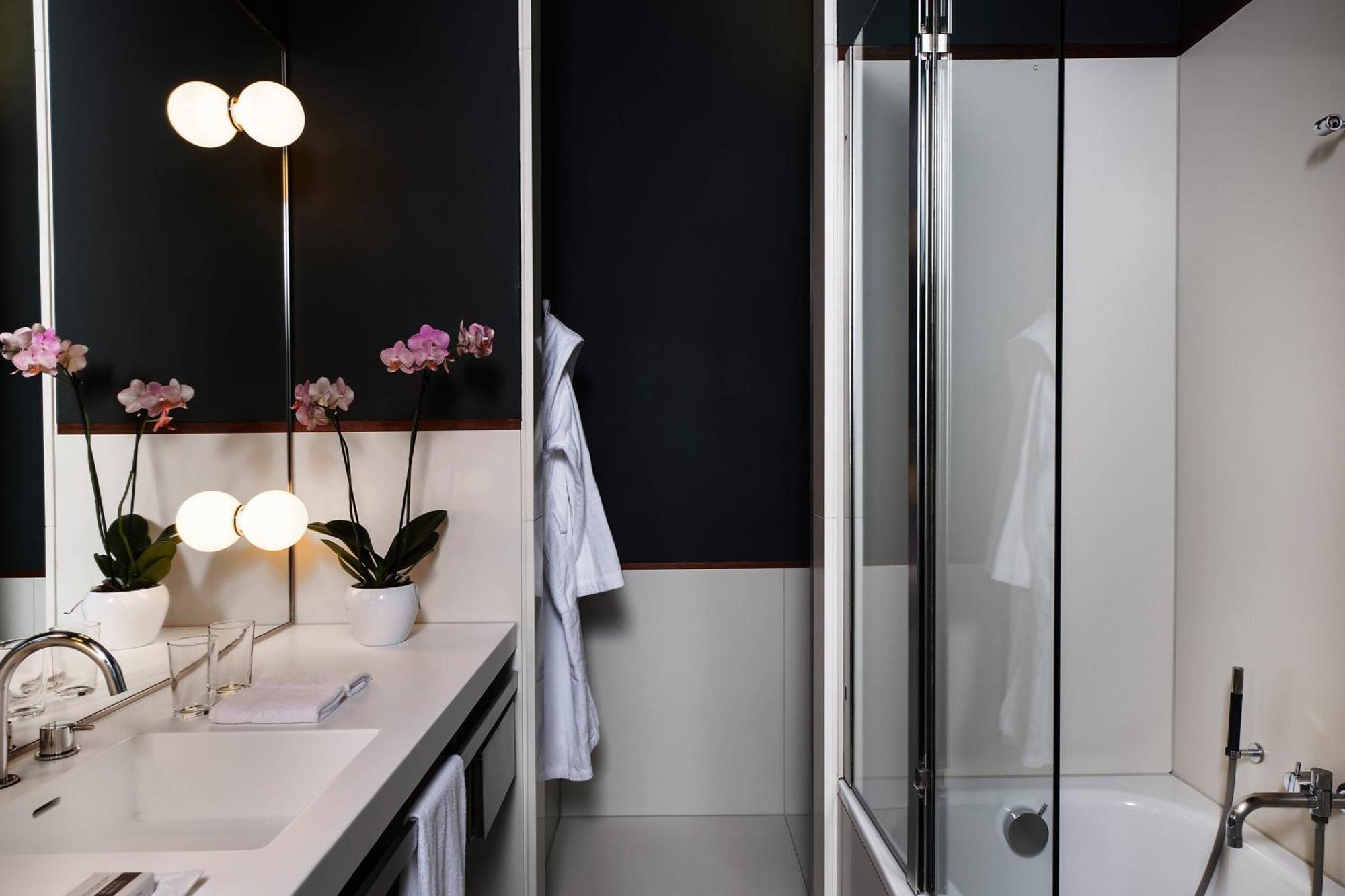 Standard Zimmer mit 2 Einzelbetten und Straßenblick