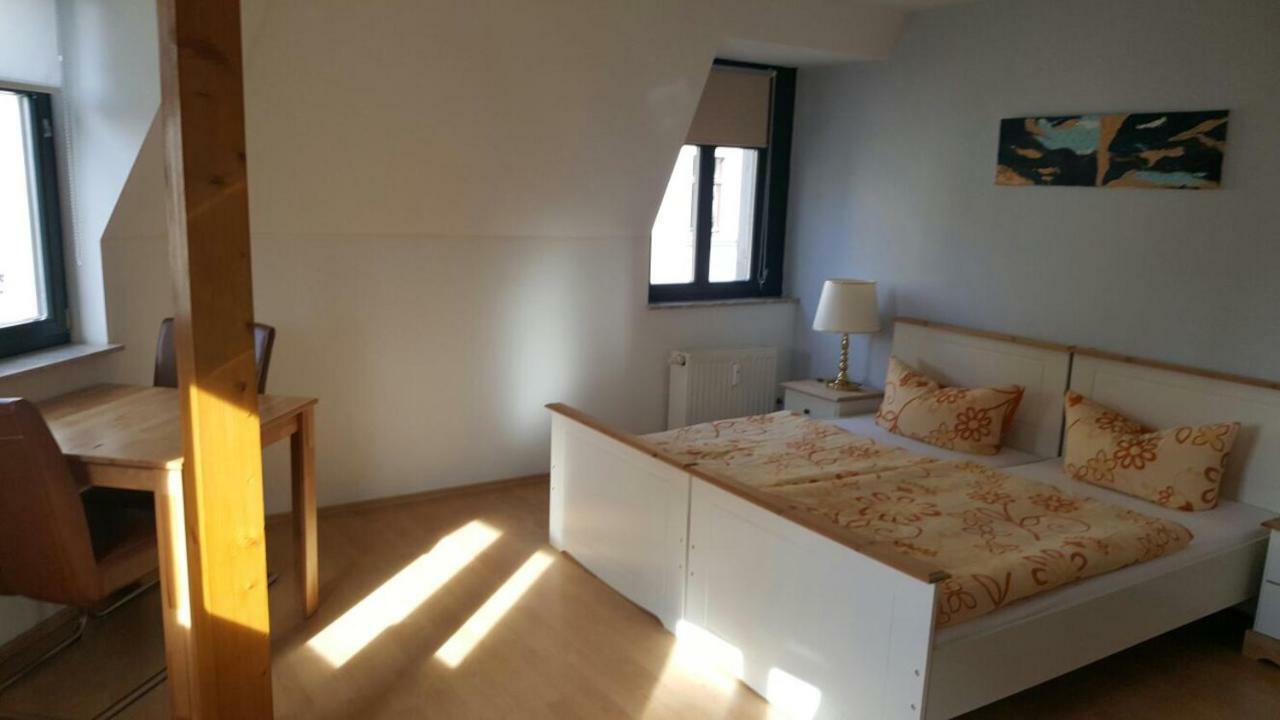 Doppel-/Zweibettzimmer mit Gemeinschaftsbad
