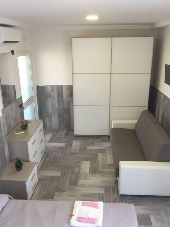 Deluxe Doppelzimmer (2 Erwachsene & 1 Kind)