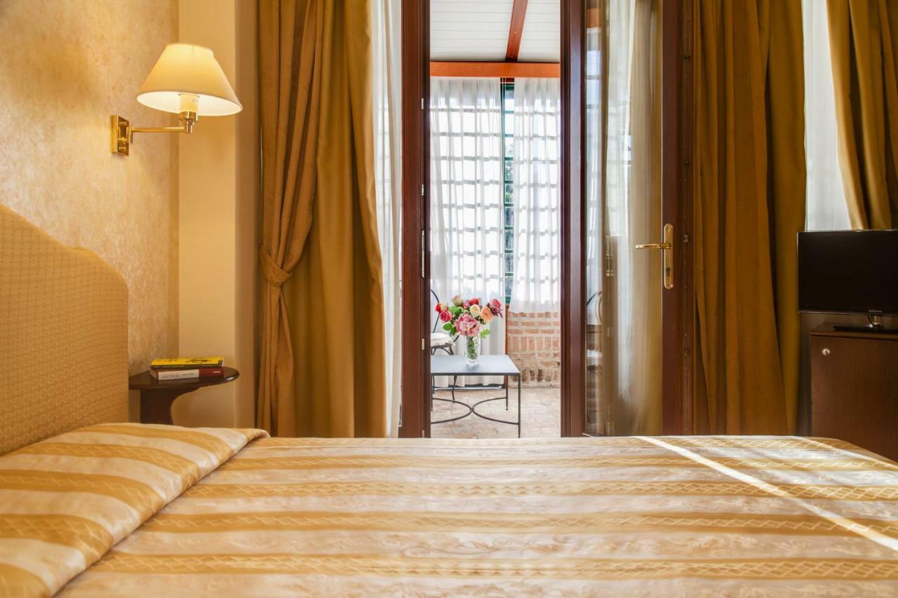 Doppelzimmer mit Patio