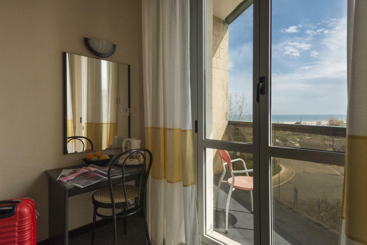 Dreibettzimmer mit Balkon