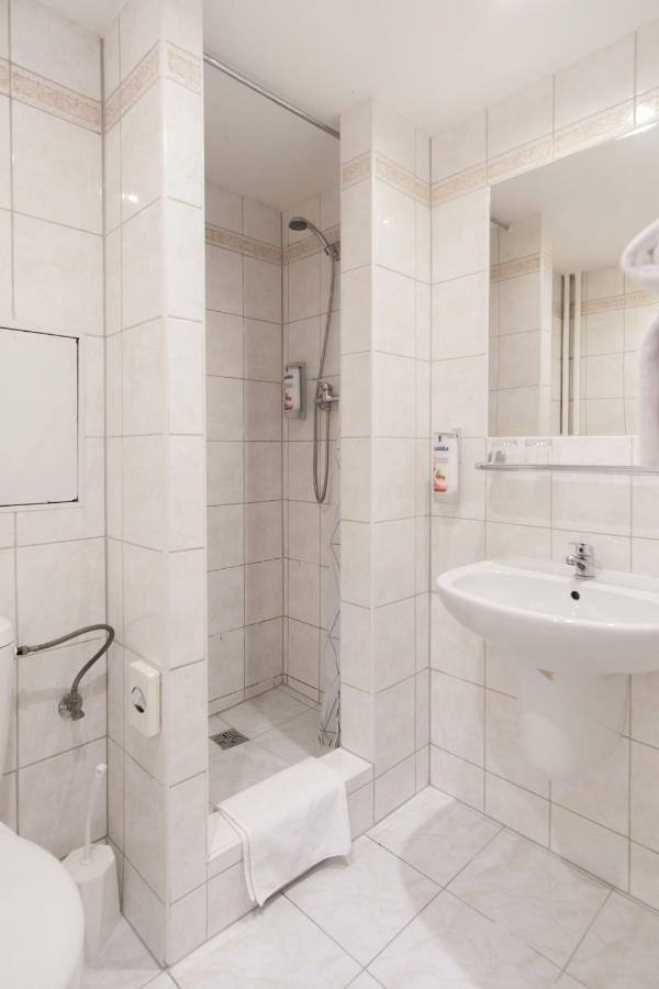 Deluxe Doppel-/Zweibettzimmer mit Balkon