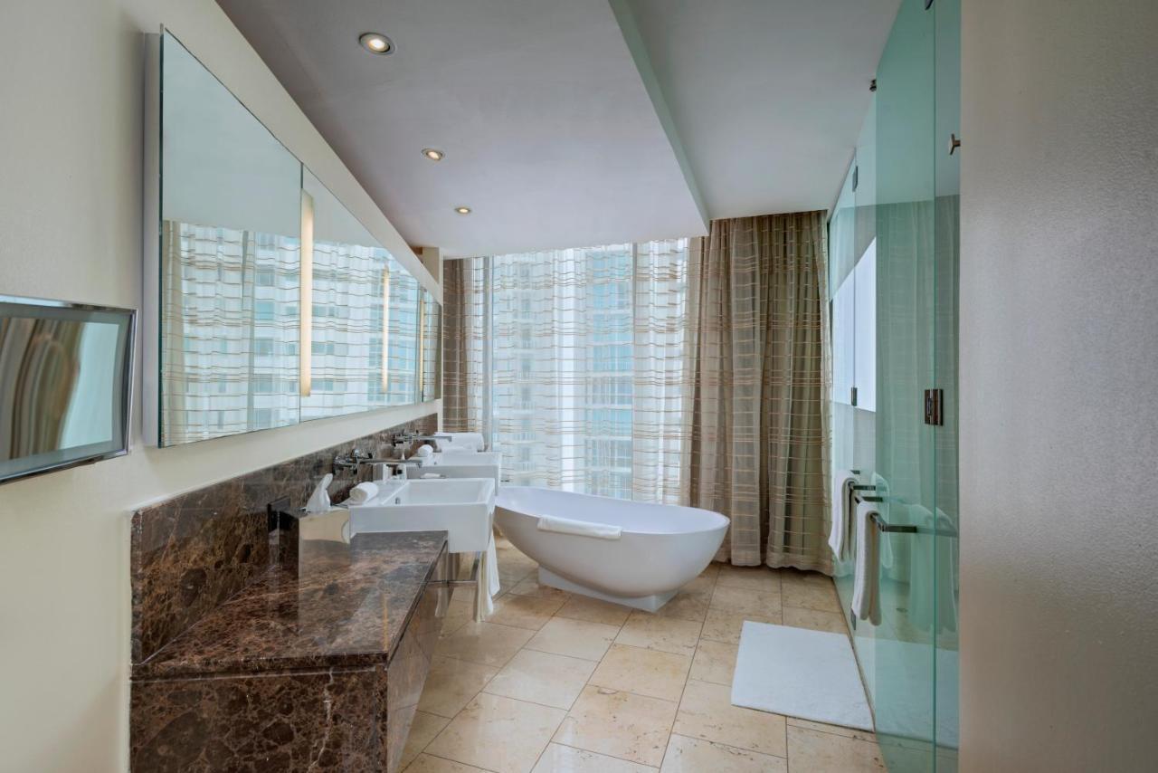 Executive Suite mit Kingsize-Bett, Balkon und eingeschränktem Meerblick
