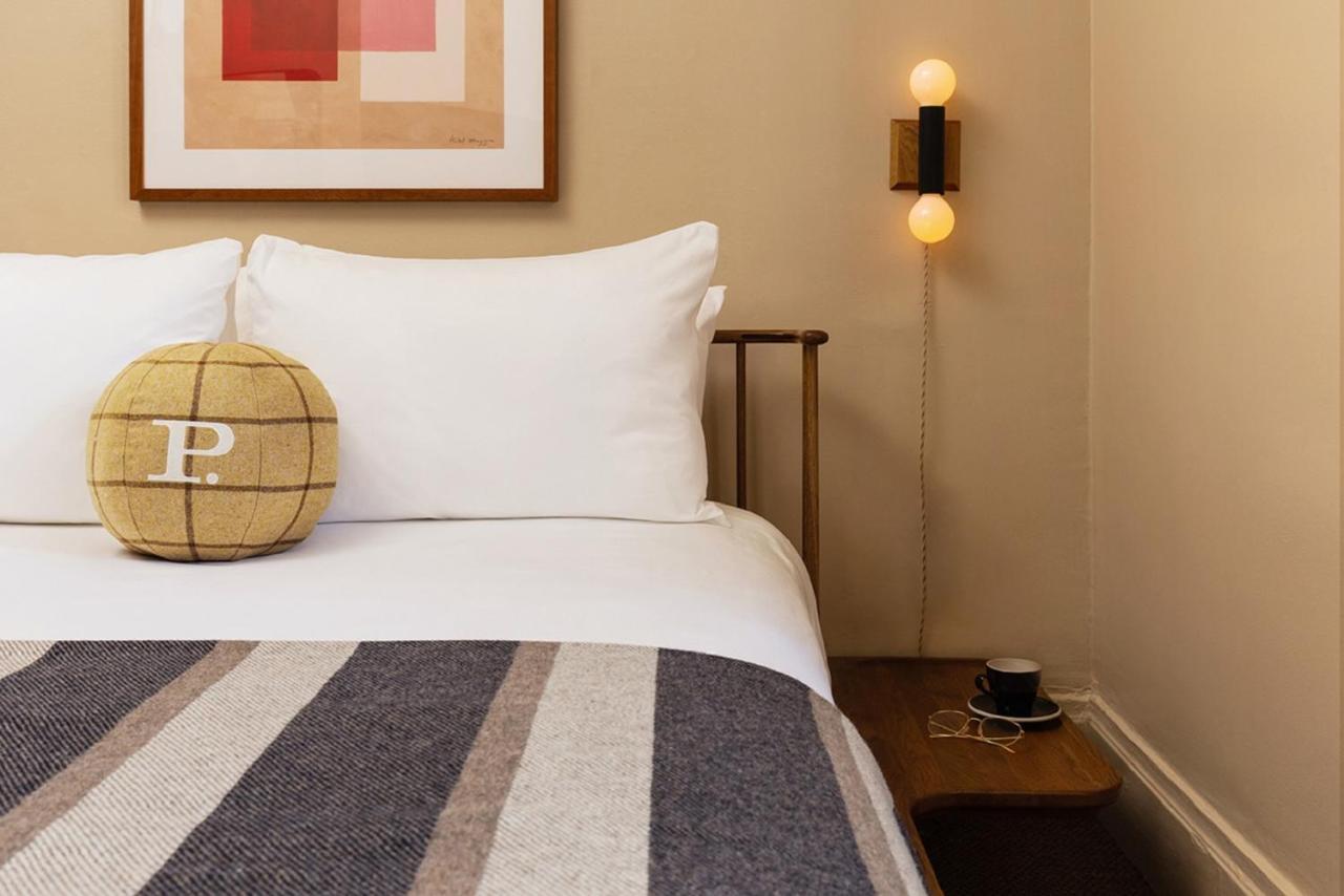Zimmer mit Queensize-Bett