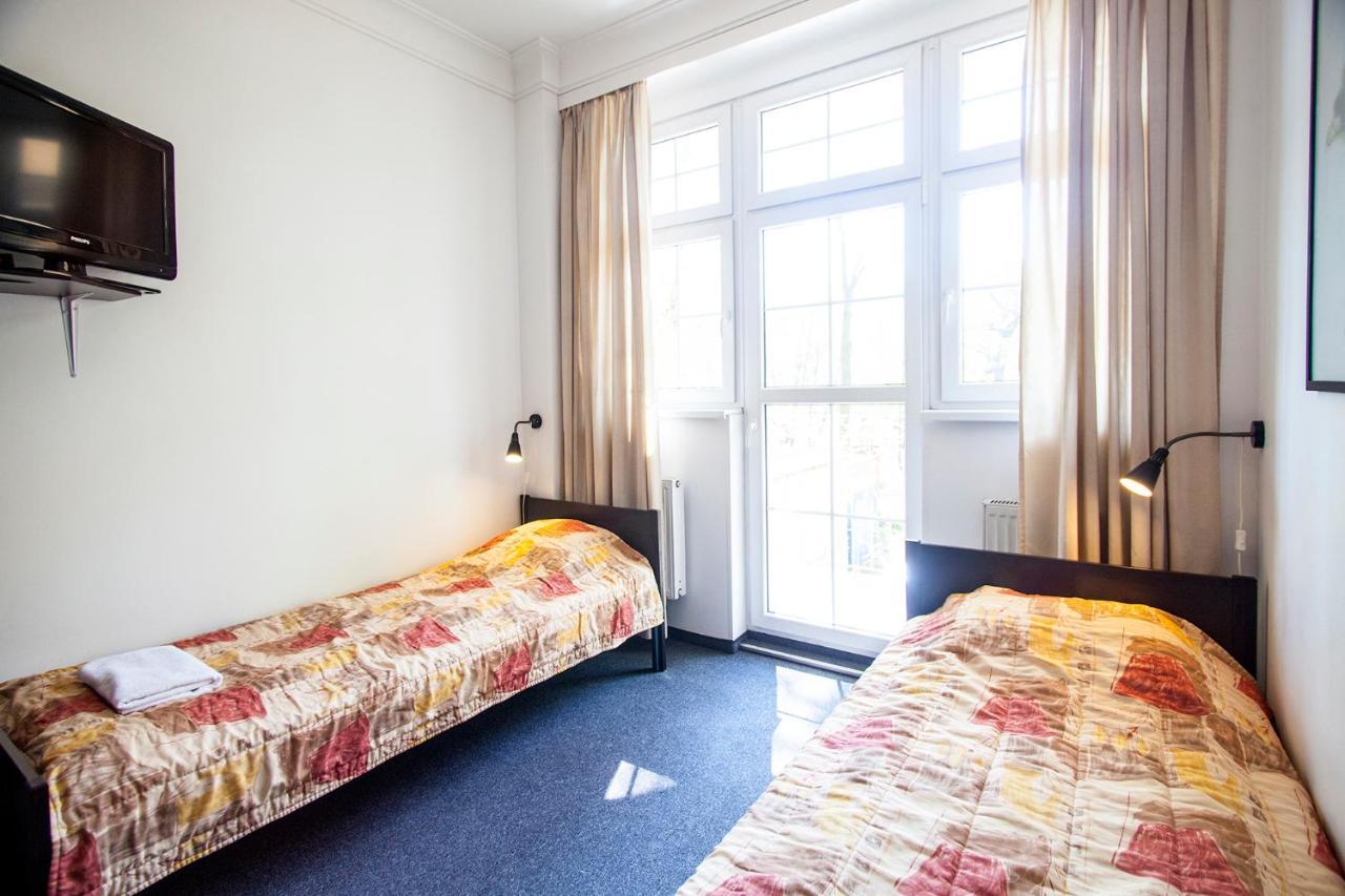 Zweibettzimmer mit Bad