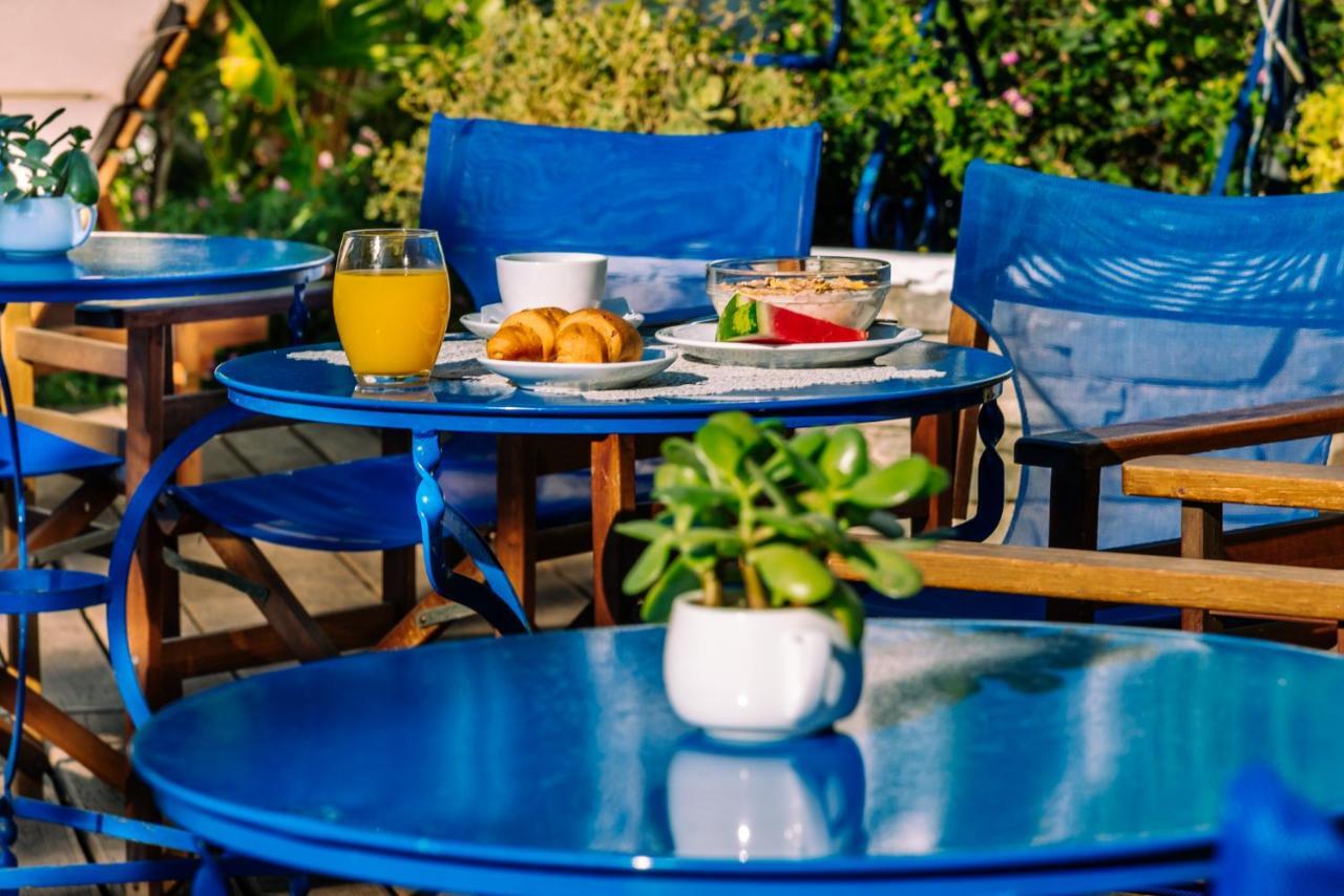Vierbettzimmer mit Poolblick