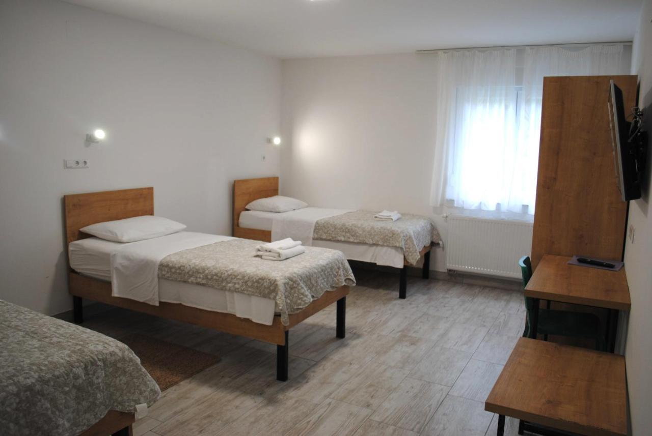 Dreibettzimmer