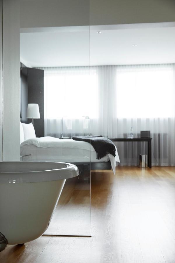 Double Deluxe King Room with Courtyard View