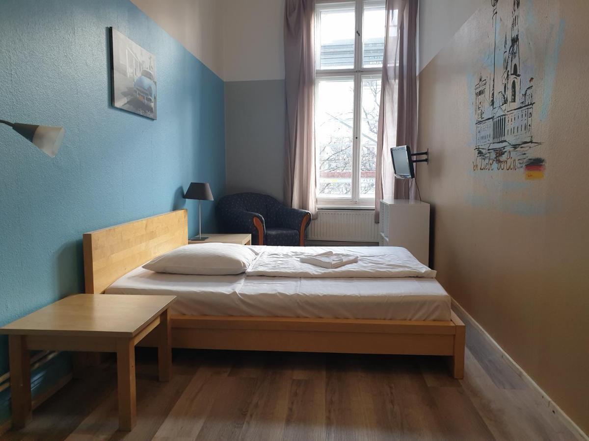 Einzelzimmer mit Gemeinschaftsdusche und -WC