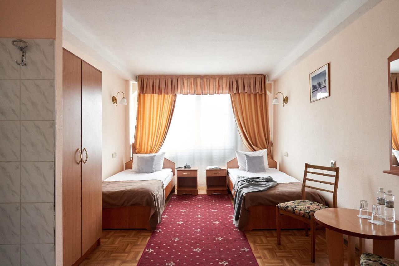 Zweibettzimmer mit Gemeinschaftsbad