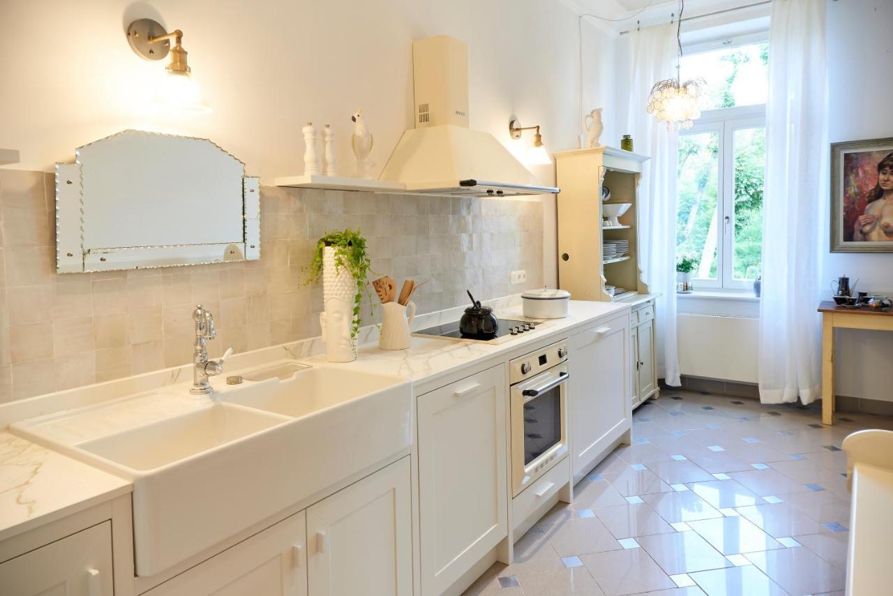 Comfort Apartment mit 3 Schlafzimmern - Hinrichsenstraße 2