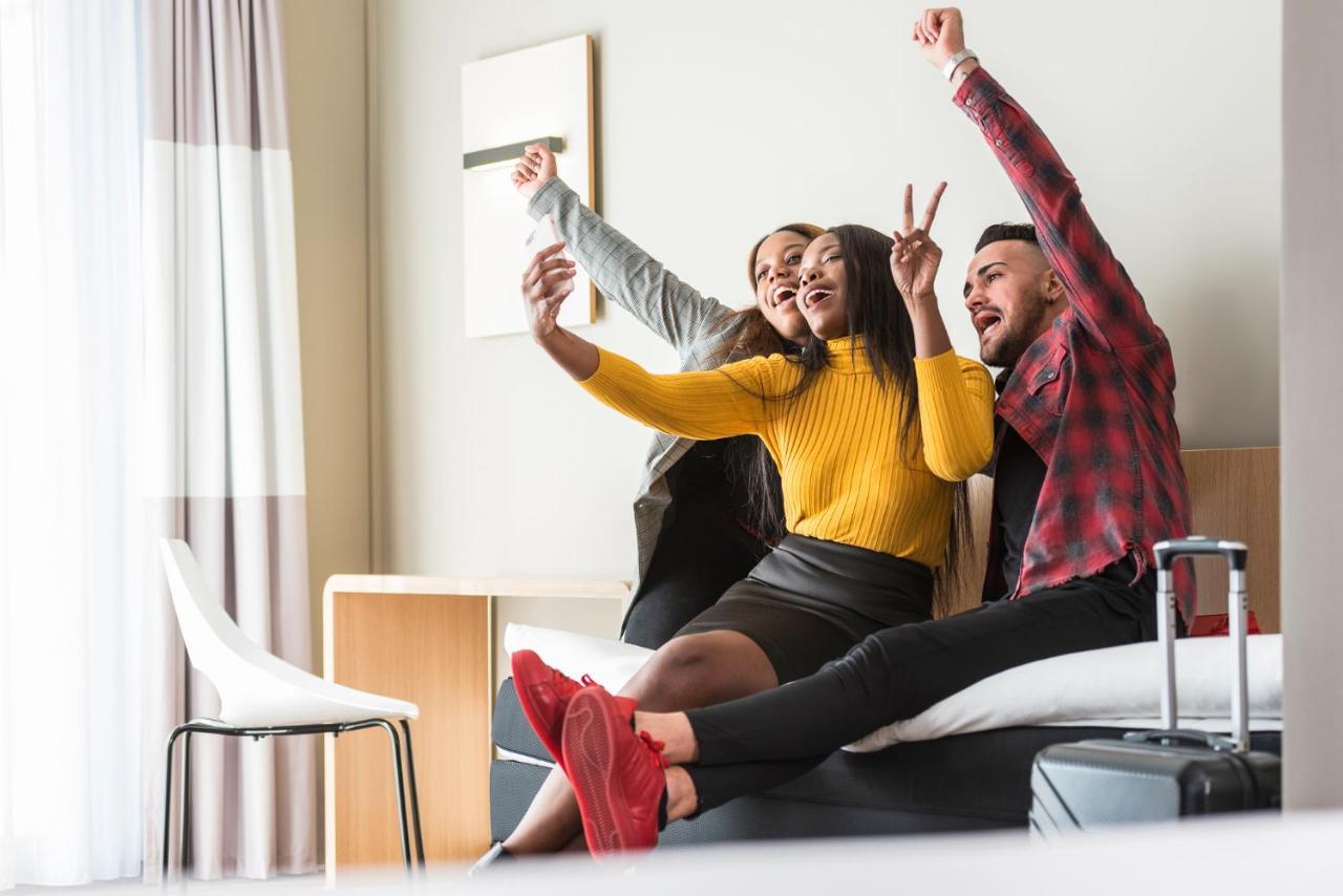 Dreibettzimmer mit 1 Doppelbett und 1 Etagenbett