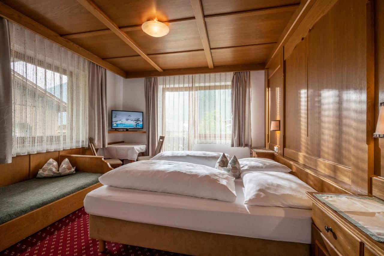 Dreibettzimmer mit Balkon