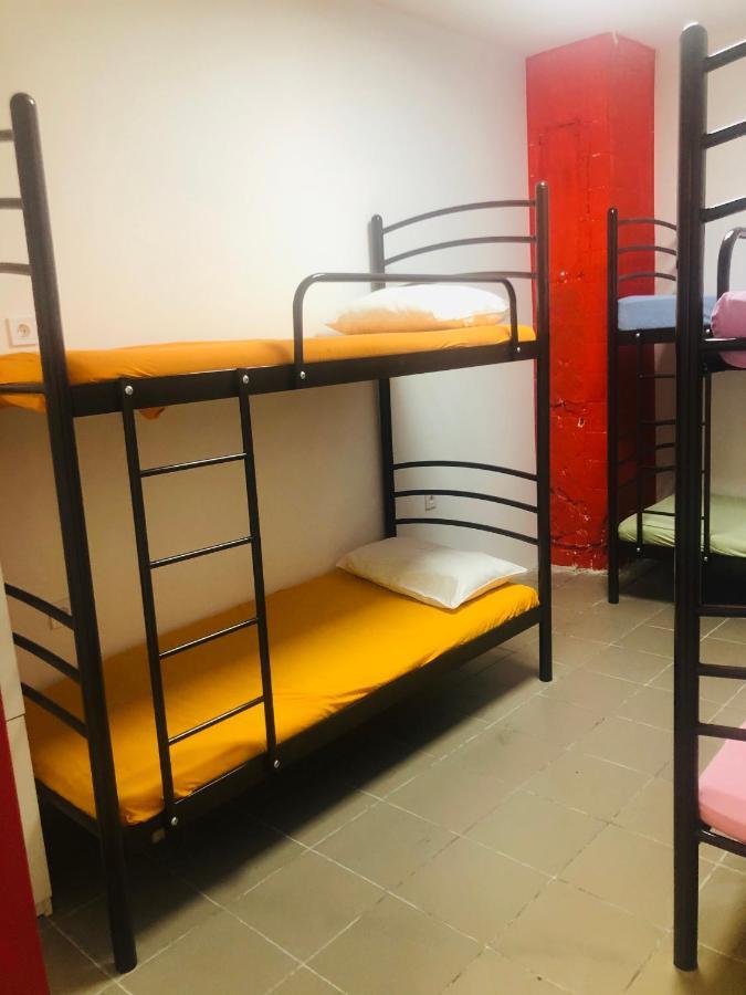 Bett im 8-Bett-Schlafsaal