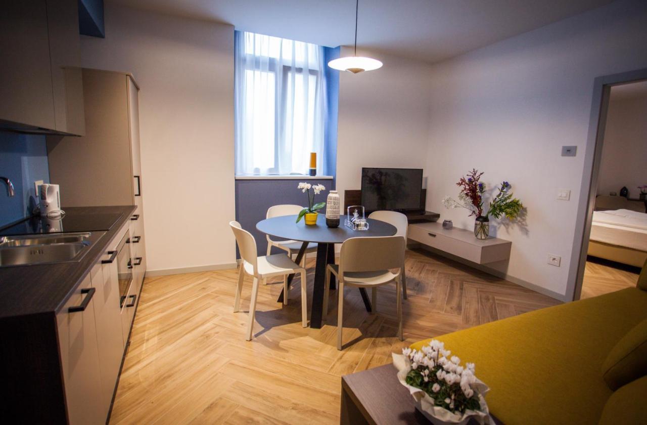 Apartment mit Balkon