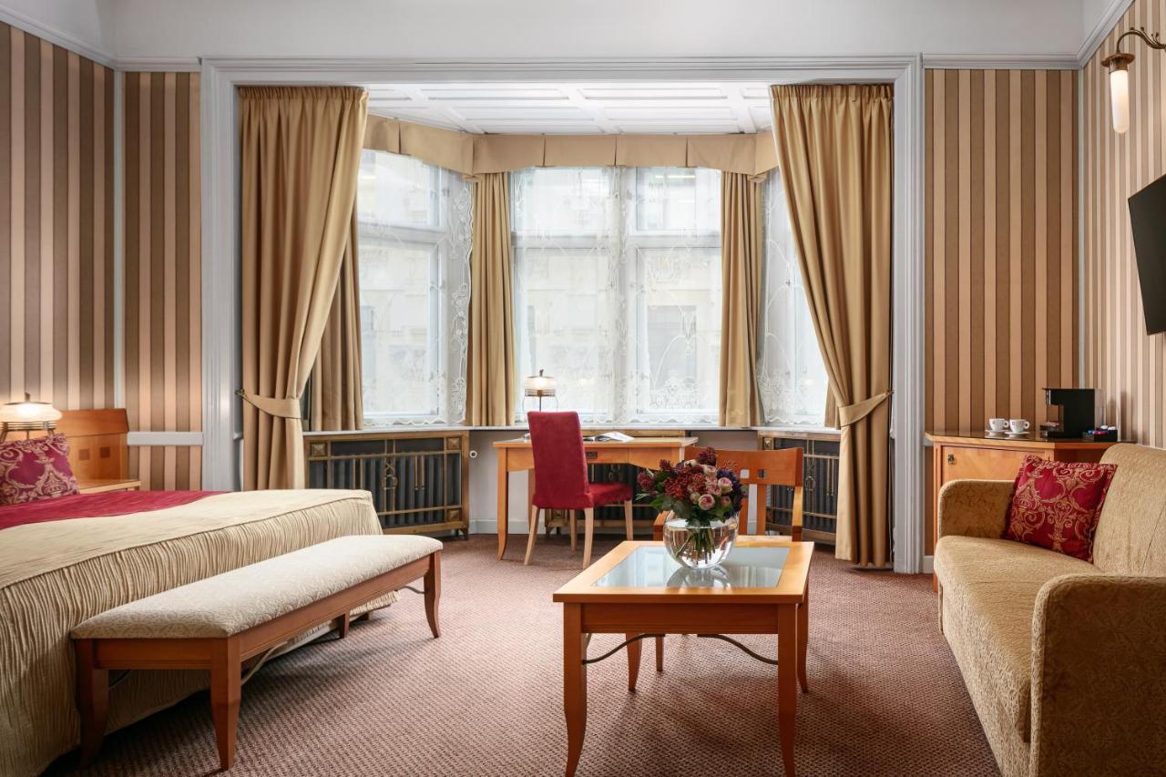 Doppel-/Zweibettzimmer mit Zustellbett