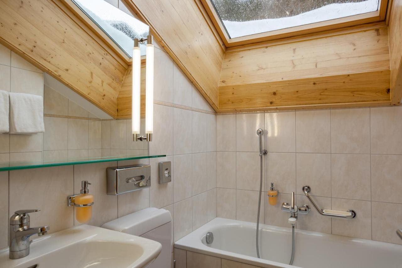 Dreibettzimmer mit Balkon