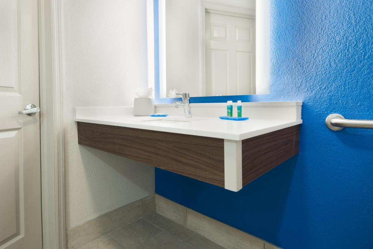 Suite mit Kingsize-Bett - barrierefrei mit Badewanne