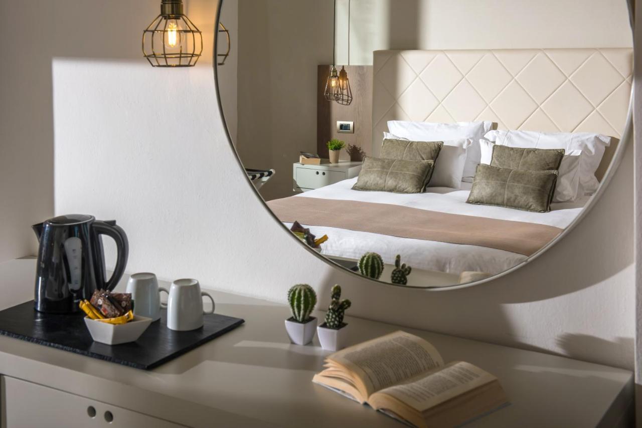 Dreibettzimmer mit Gartenblick