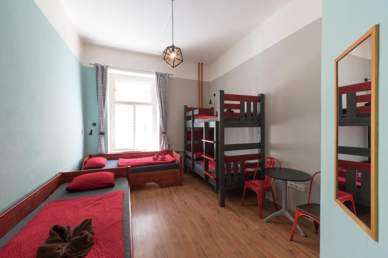 Vierbettzimmer mit Gemeinschaftsbad