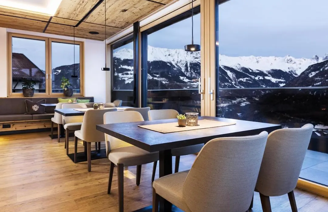 Hotel Garni Tirol-1