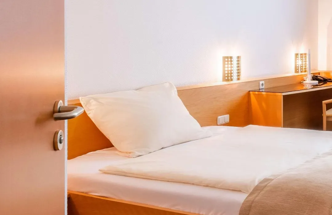Quality Hotel Bielefeld-1