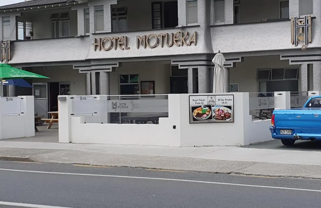 Hotel Motueka - Some Weekends May Have Loud Live Music Playing-1