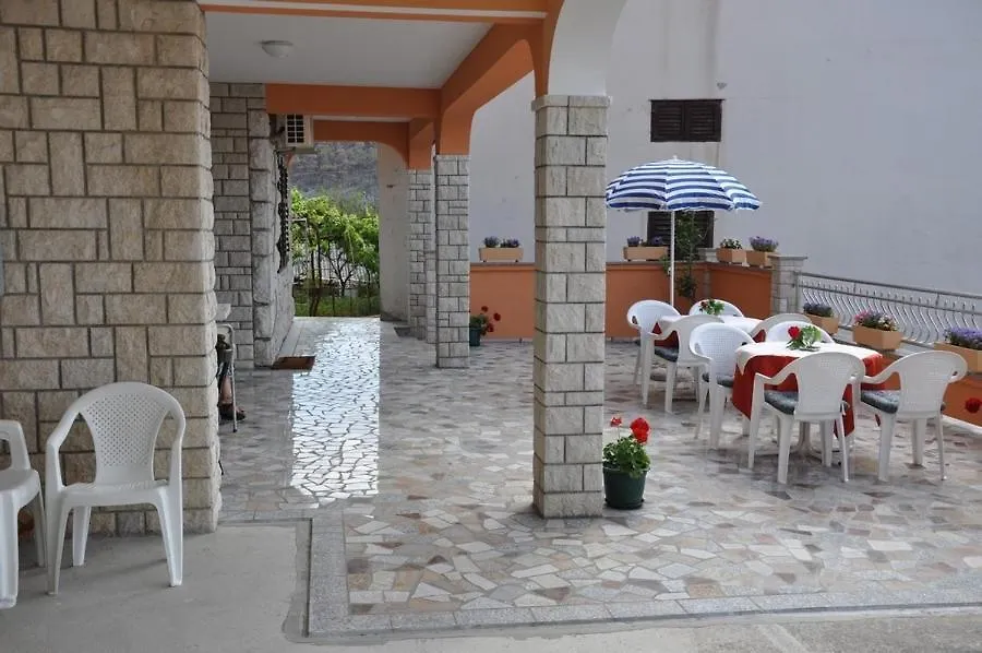 Apartments Lopar 178-1