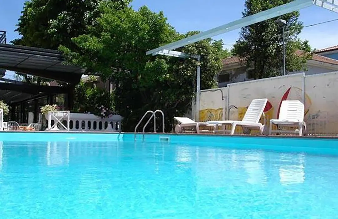 Hotel Apis-1