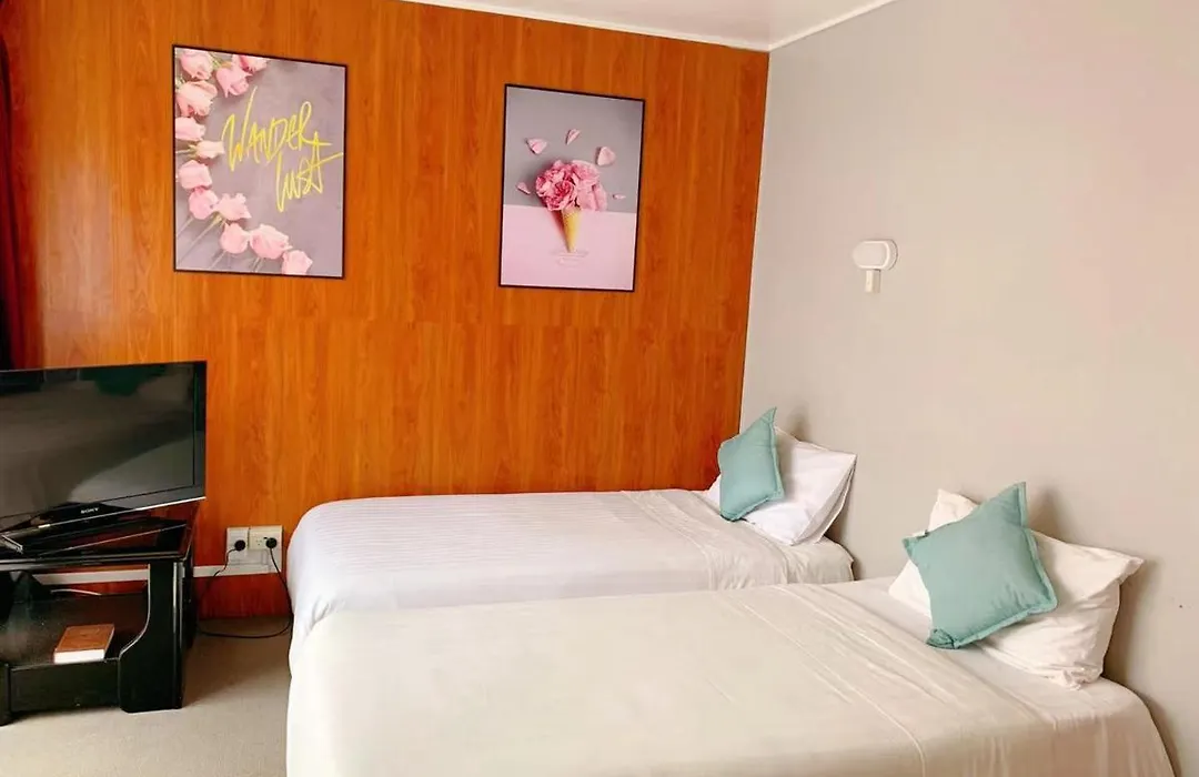 Mineral Park Motel-1