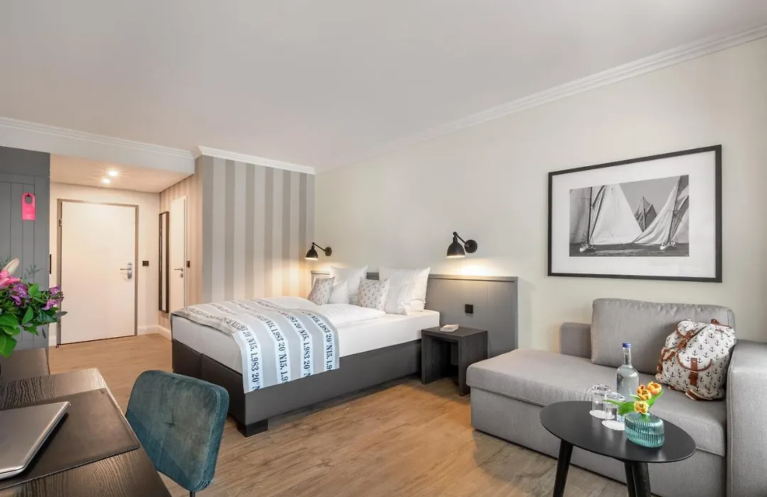 Hotel Yachtclub-1
