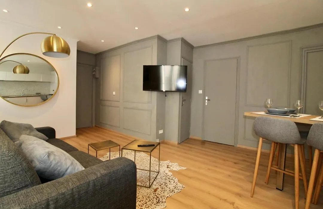 Lovely Apartment Heart Of Golden Square Fiber Wifi-1