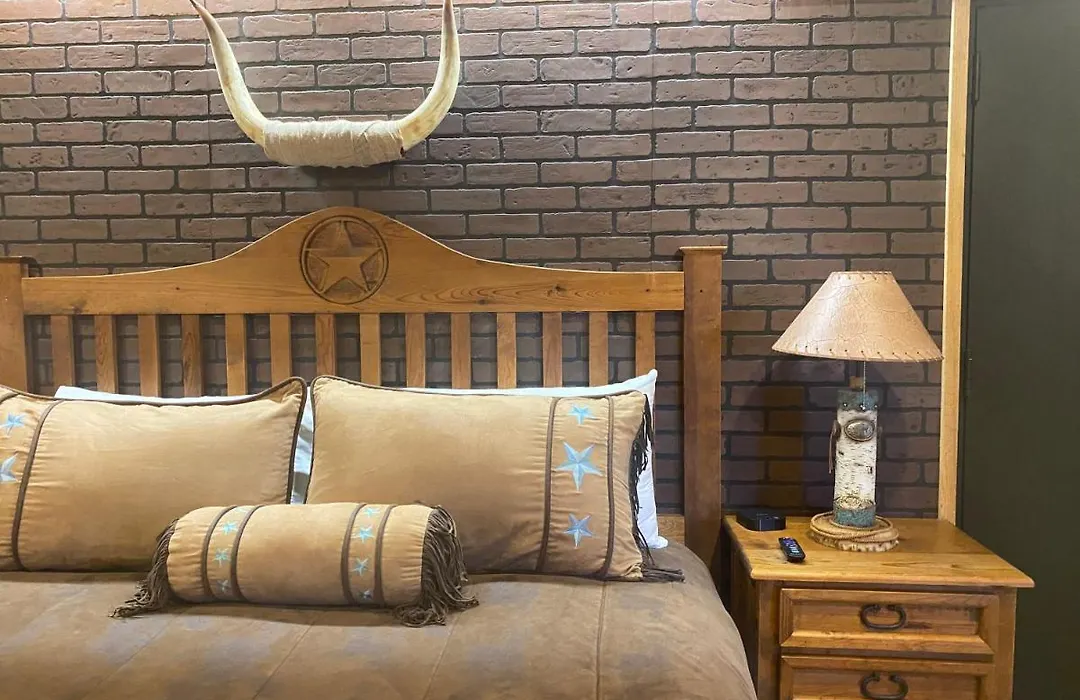 Deluxe Big Texan Multi Suite-1