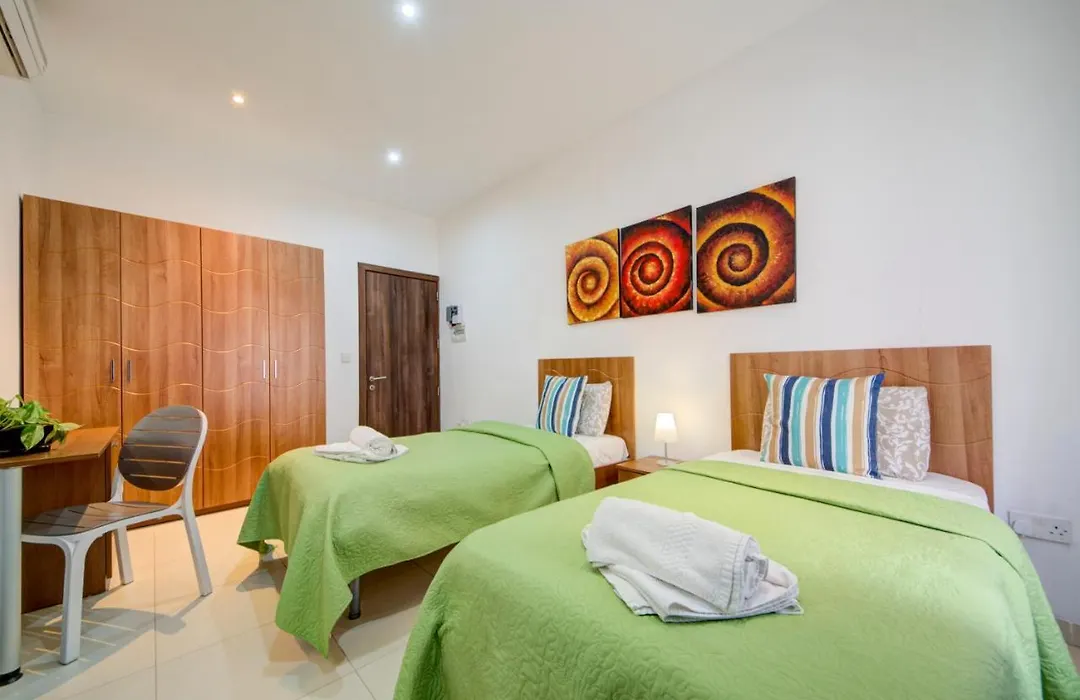 Seafront 2-Bedroom Apartment In St Julians-1