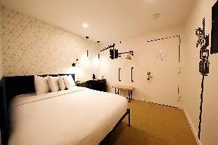 Doxie Hotel-1