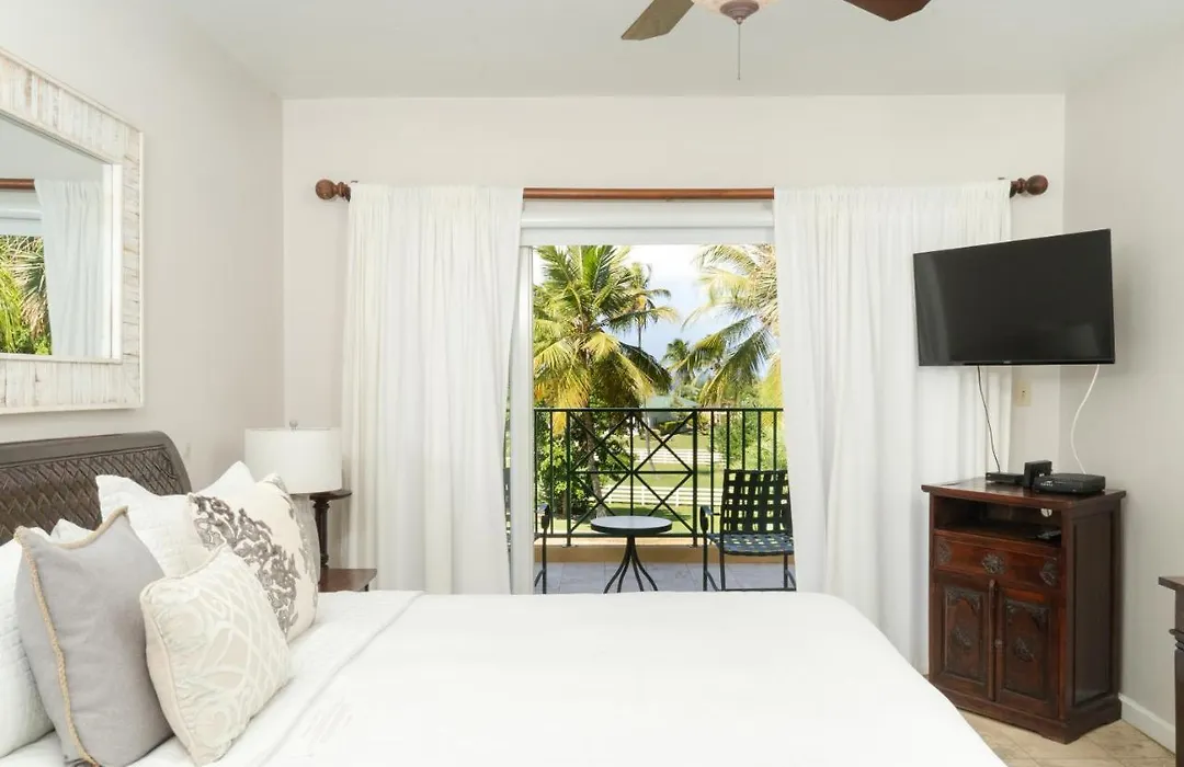 Villa Montana Beach Resort-1
