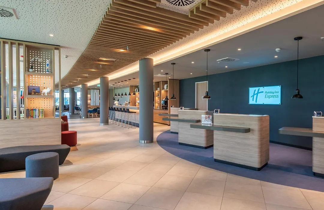 Holiday Inn Express Düsseldorf - Hauptbahnhof, an IHG Hotel-1