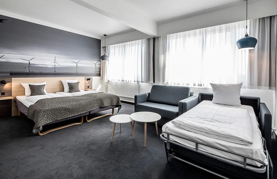 Best Western Plus Airport Hotel-1