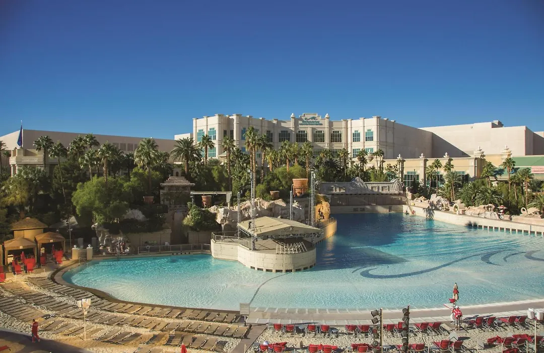 Mandalay Bay-1