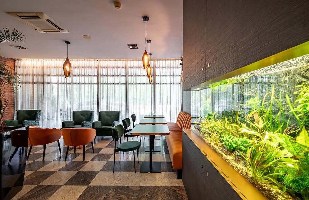 Expo Hotel-1