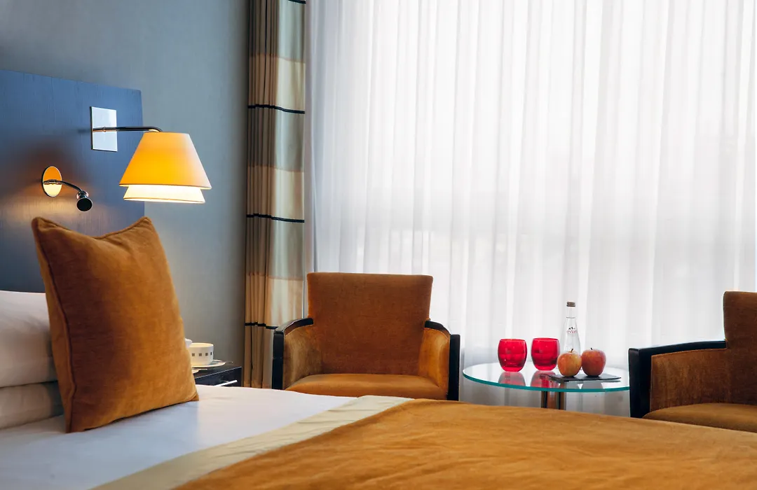 Auteuil Manotel-1