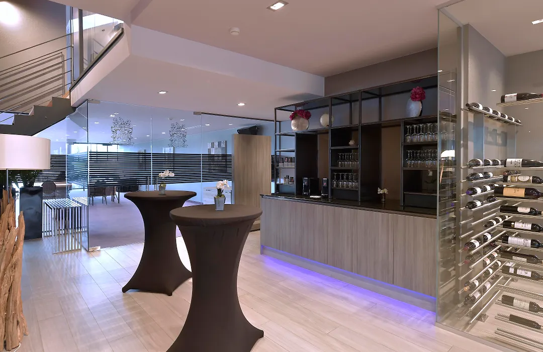 Hotel Charleroi Airport - Van Der Valk-1