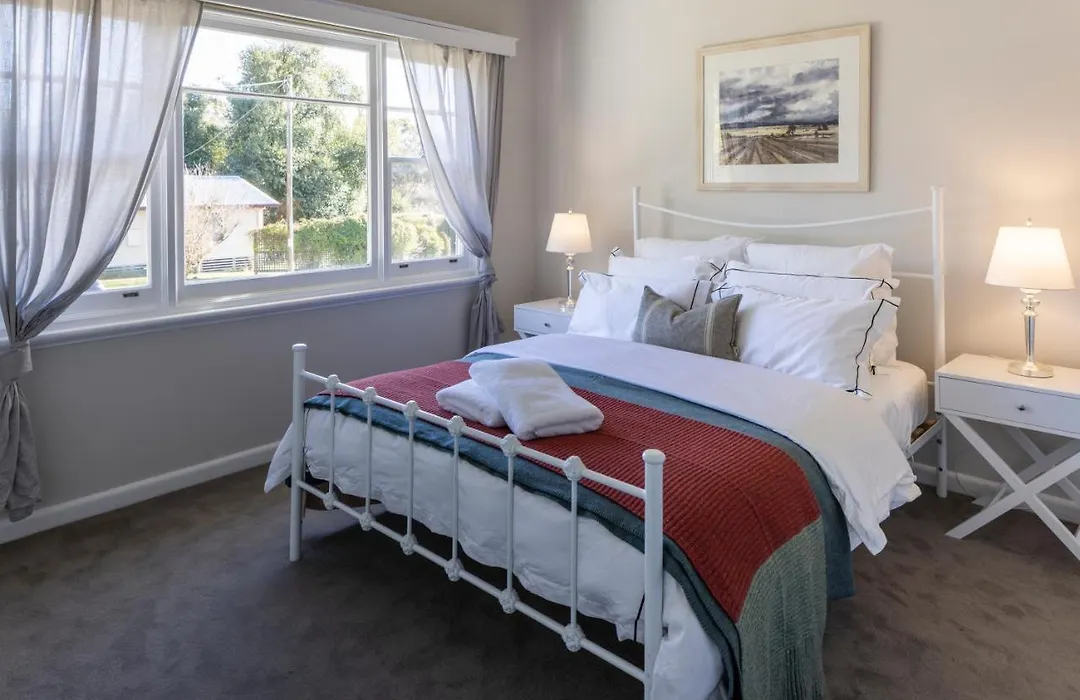 Forest Corner - 3 Bedroom Weatherboard, Trentham-1