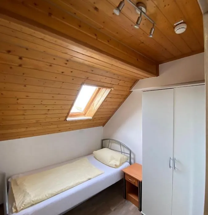 Budget Hostel Mannheim-1